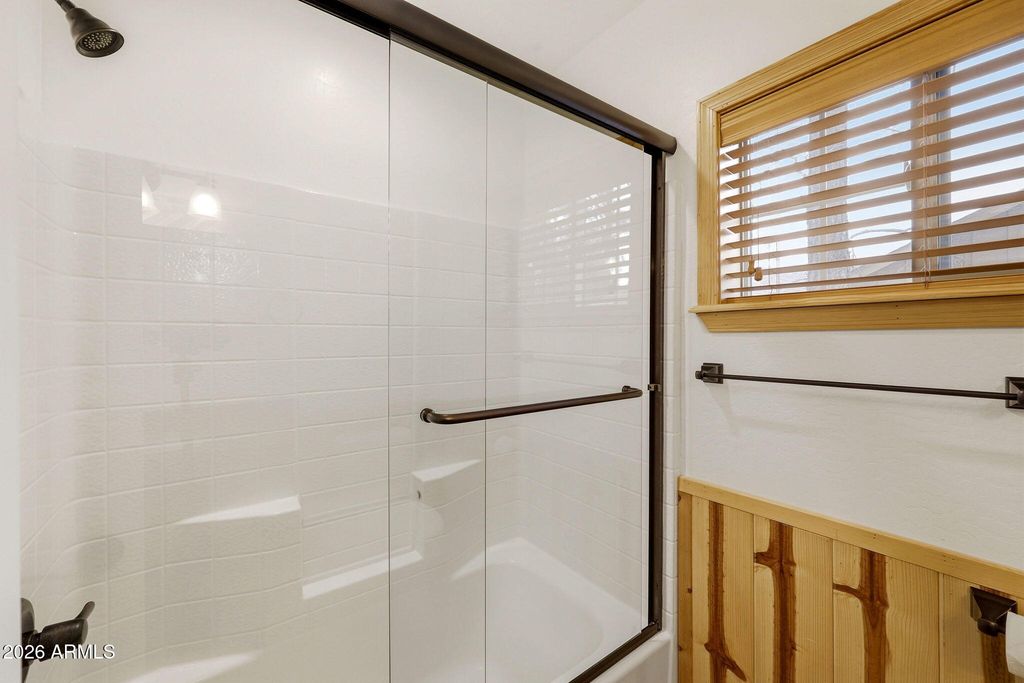 Image 20 of property listing at 640 S MOUNTAIN PINES Avenue, Show Low, AZ 85901