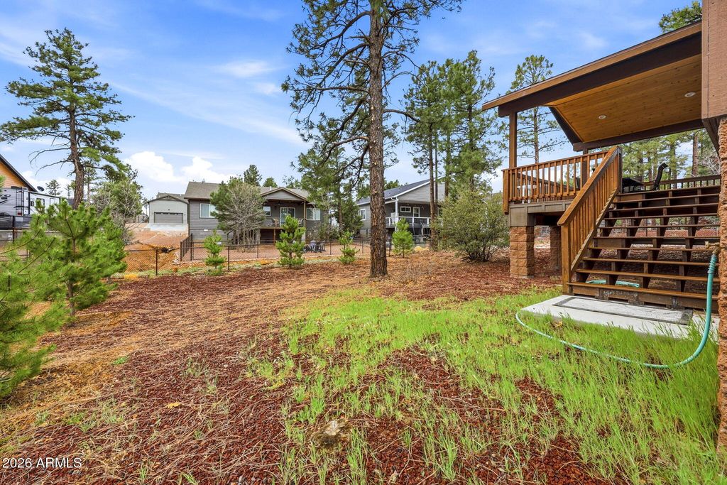Image 25 of property listing at 640 S MOUNTAIN PINES Avenue, Show Low, AZ 85901