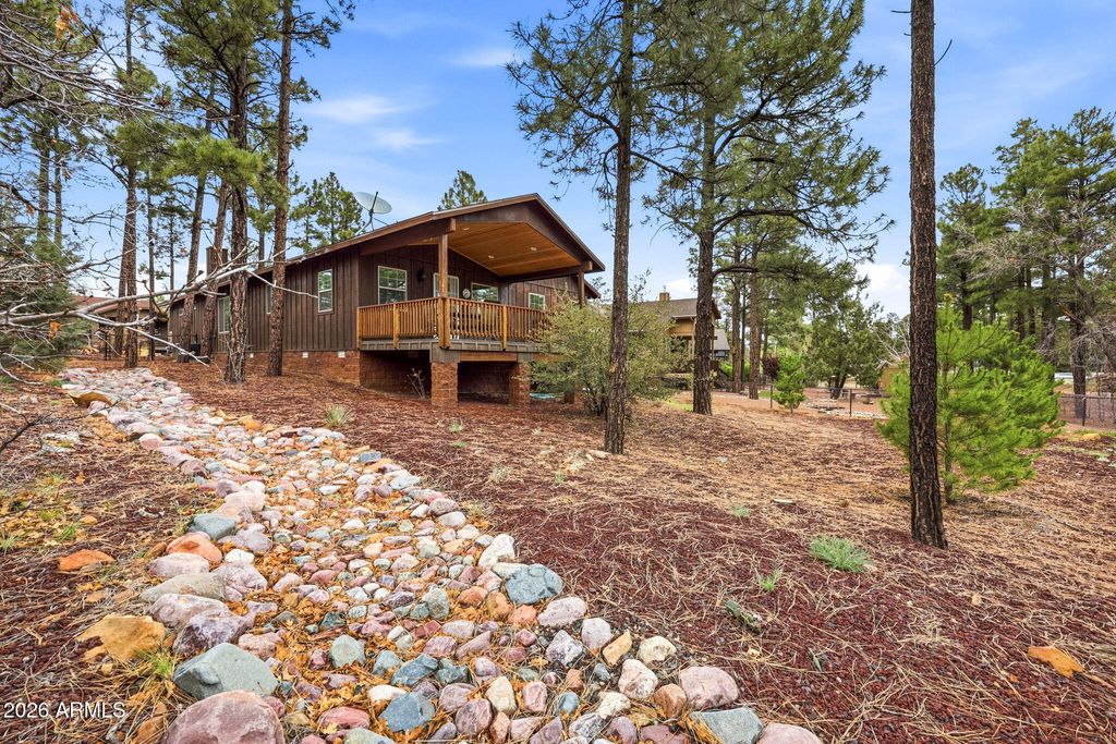 Image 27 of property listing at 640 S MOUNTAIN PINES Avenue, Show Low, AZ 85901