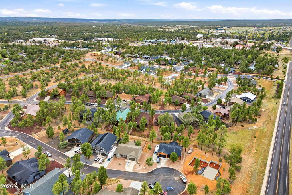 Image 32 of property listing at 640 S MOUNTAIN PINES Avenue, Show Low, AZ 85901