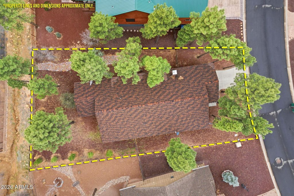 Image 33 of property listing at 640 S MOUNTAIN PINES Avenue, Show Low, AZ 85901