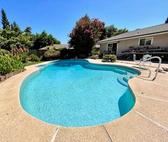 1826 Carmelo Dr, Carmichael, CA 95608