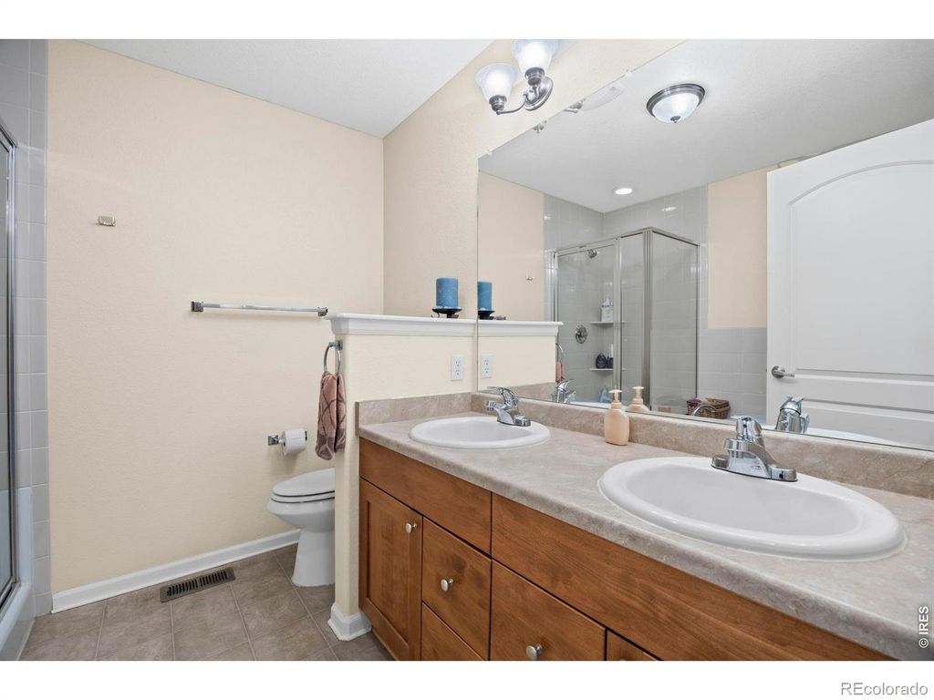Image 16 of property listing at 8615 Gold Peak Place #F, Highlands Ranch, CO 80130