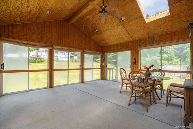 23 Lark Street, Pearl River, NY 10965