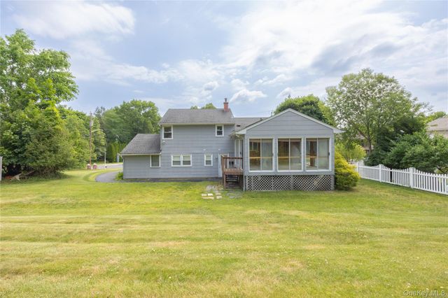 23 Lark Street, Pearl River, NY 10965