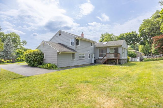 23 Lark Street, Pearl River, NY 10965