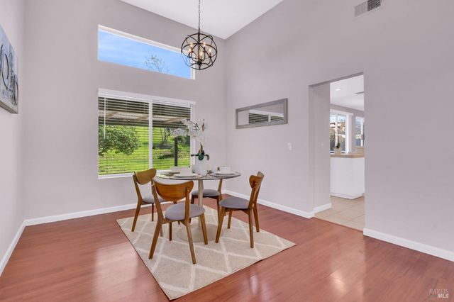 1014 Sandhurst Dr, Vallejo, CA 94591