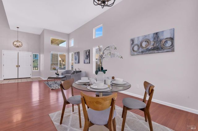 1014 Sandhurst Dr, Vallejo, CA 94591