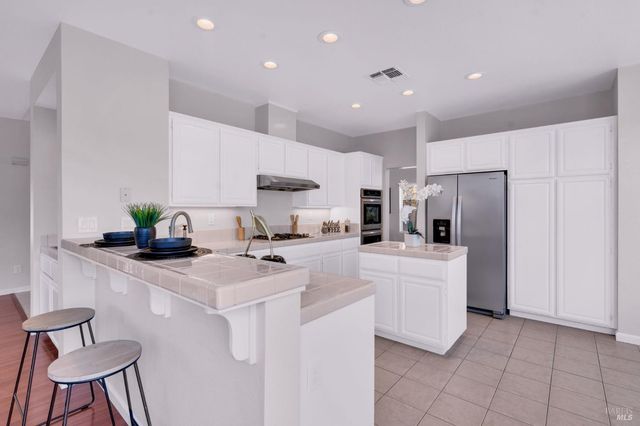 1014 Sandhurst Dr, Vallejo, CA 94591