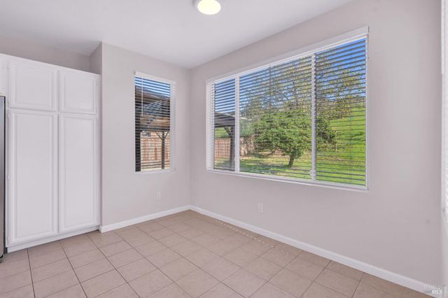 1014 Sandhurst Dr, Vallejo, CA 94591