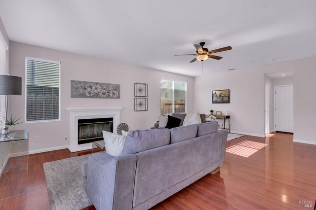 1014 Sandhurst Dr, Vallejo, CA 94591