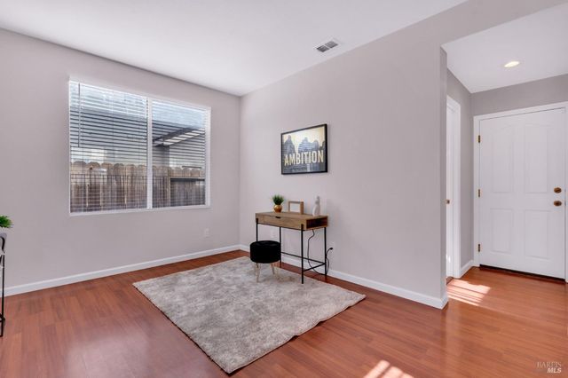 1014 Sandhurst Dr, Vallejo, CA 94591