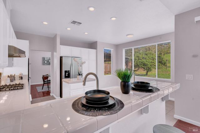 1014 Sandhurst Dr, Vallejo, CA 94591