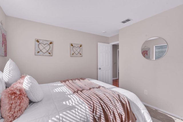 1014 Sandhurst Dr, Vallejo, CA 94591