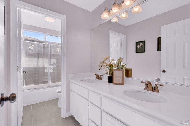 1014 Sandhurst Dr, Vallejo, CA 94591