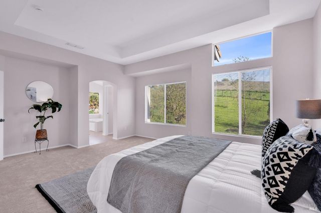 1014 Sandhurst Dr, Vallejo, CA 94591