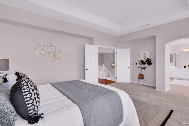 1014 Sandhurst Dr, Vallejo, CA 94591