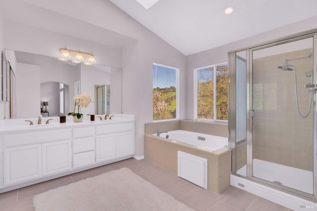 1014 Sandhurst Dr, Vallejo, CA 94591