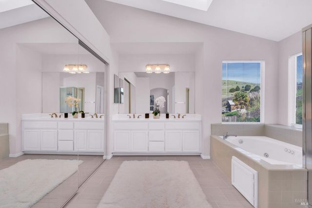 1014 Sandhurst Dr, Vallejo, CA 94591