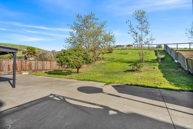 1014 Sandhurst Dr, Vallejo, CA 94591