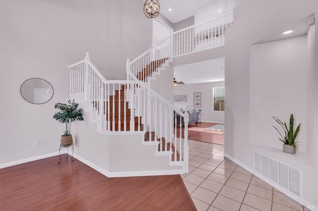 1014 Sandhurst Dr, Vallejo, CA 94591