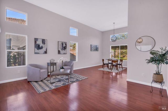 1014 Sandhurst Dr, Vallejo, CA 94591