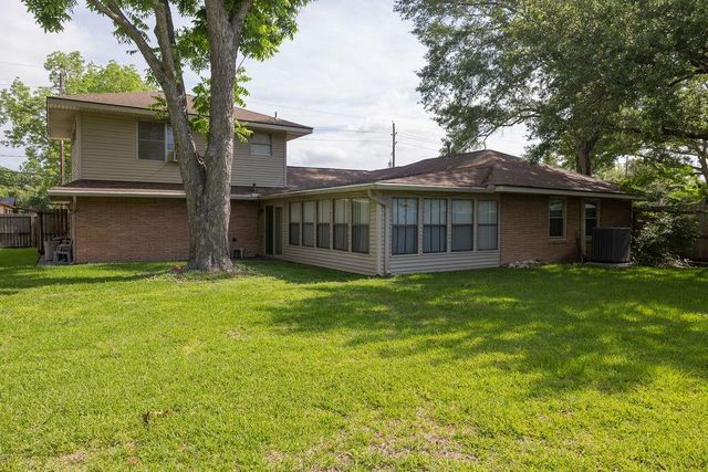 502 Lakeland Drive, Humble, TX 77338