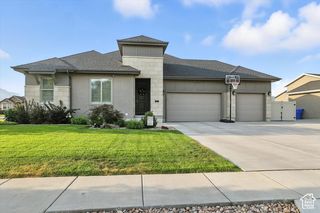 61 W COUNTRY BOY DR, North Ogden, UT 84404