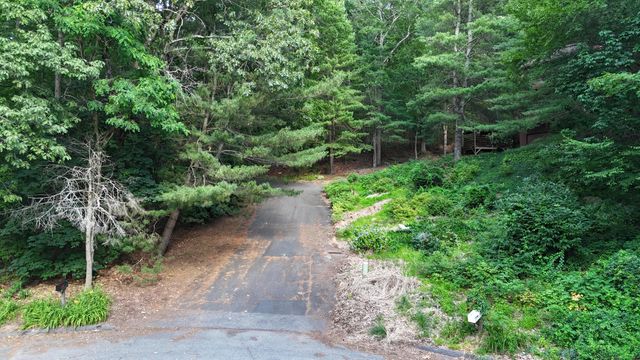 130 Mountain View Road, Glastonbury, CT 06033