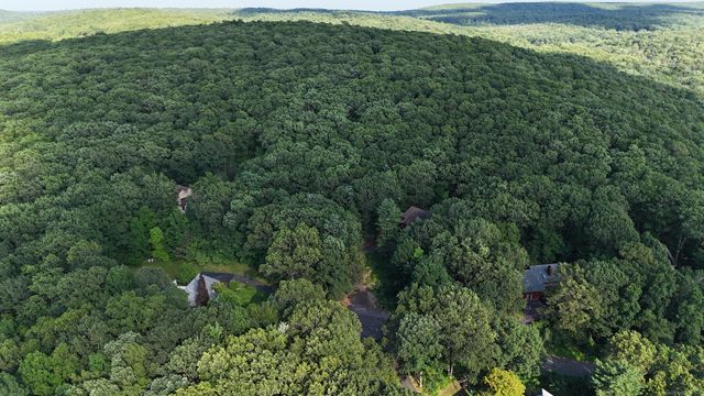 130 Mountain View Road, Glastonbury, CT 06033