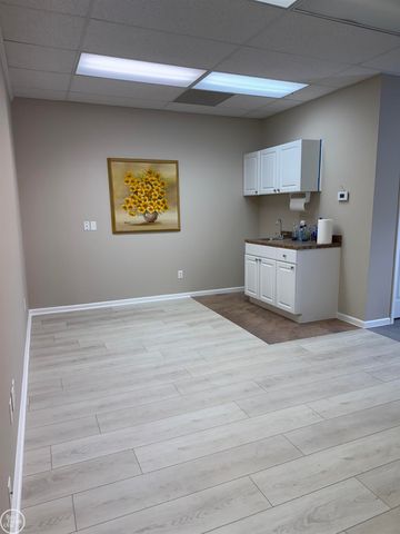 8070 21 Mile Road, Shelby Twp, MI 48317