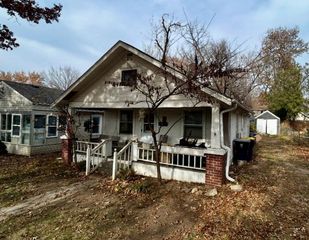 24 W 77th Terrace, Kansas City, MO 64114