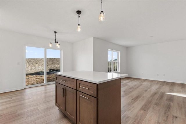 617 Belmont DRIVE, Watertown, WI 53094