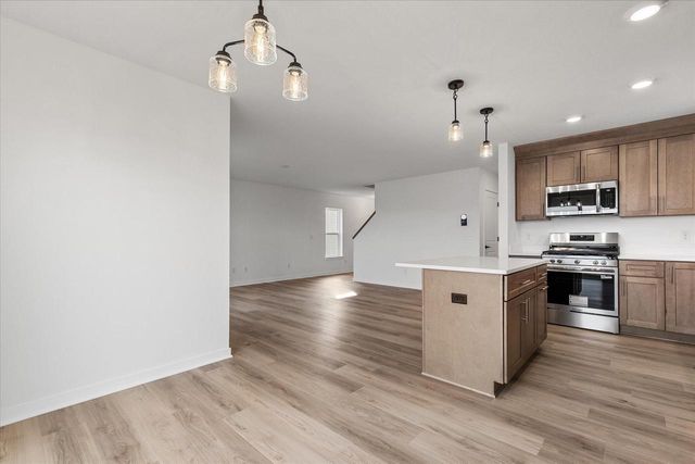 617 Belmont DRIVE, Watertown, WI 53094