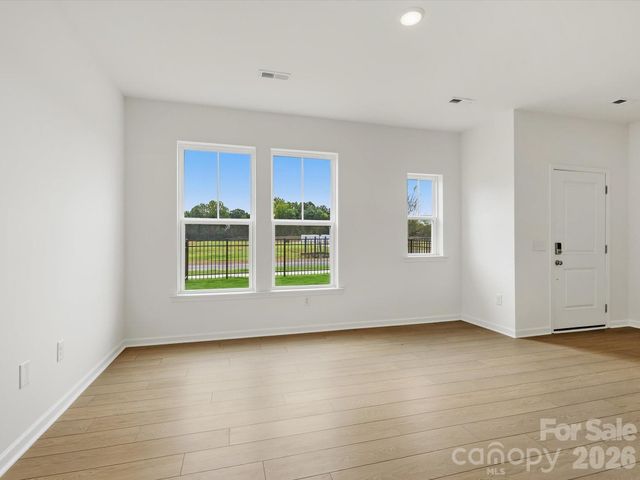 6613 Fire Lily Lane, Charlotte, NC 28216