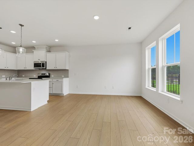 6613 Fire Lily Lane, Charlotte, NC 28216