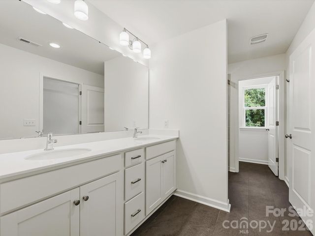 6613 Fire Lily Lane, Charlotte, NC 28216