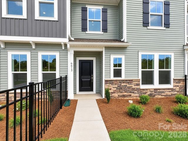 6613 Fire Lily Lane, Charlotte, NC 28216