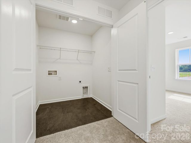 6613 Fire Lily Lane, Charlotte, NC 28216