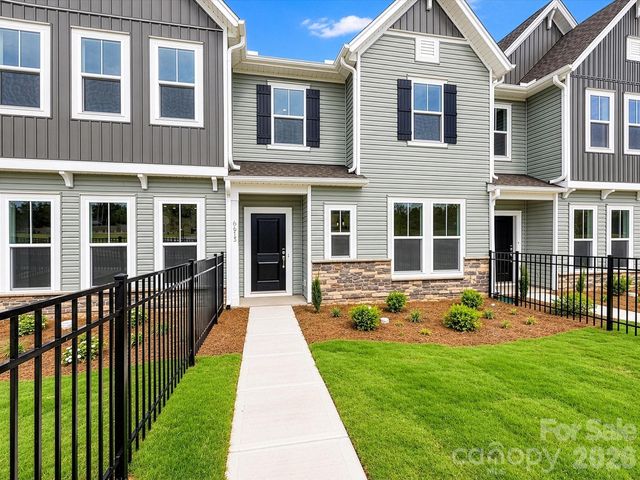 6613 Fire Lily Lane, Charlotte, NC 28216