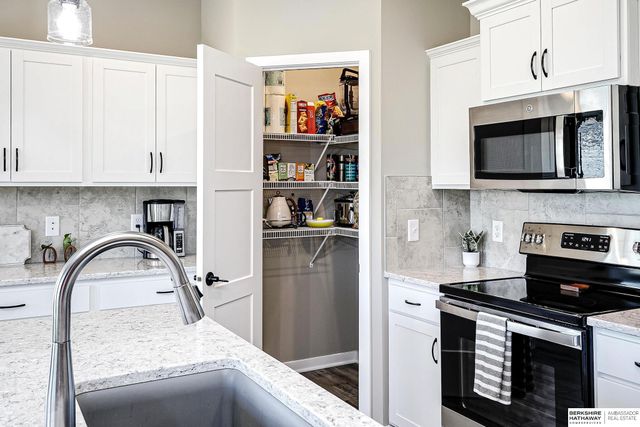 4905 N 180th Avenue, Elkhorn, NE 68022
