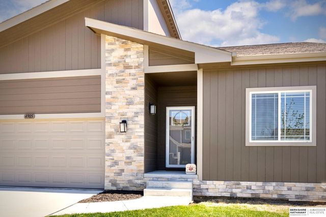 4905 N 180th Avenue, Elkhorn, NE 68022