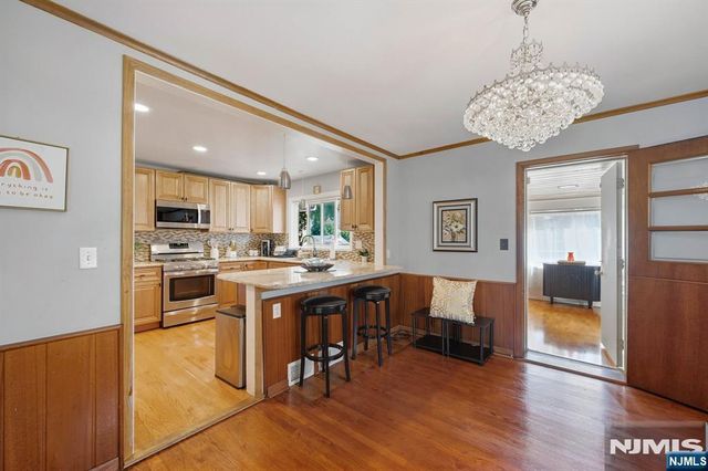 136 Van Buskirk Road, Teaneck, NJ 07666