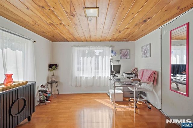 136 Van Buskirk Road, Teaneck, NJ 07666