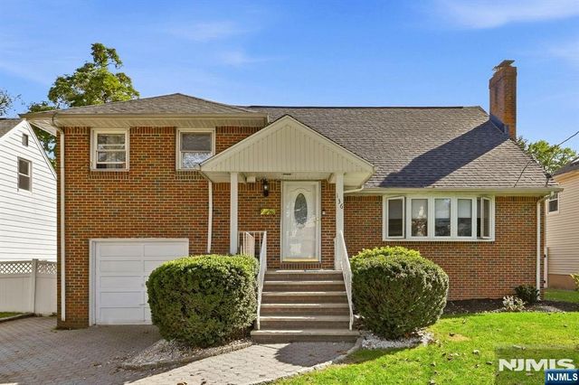 136 Van Buskirk Road, Teaneck, NJ 07666