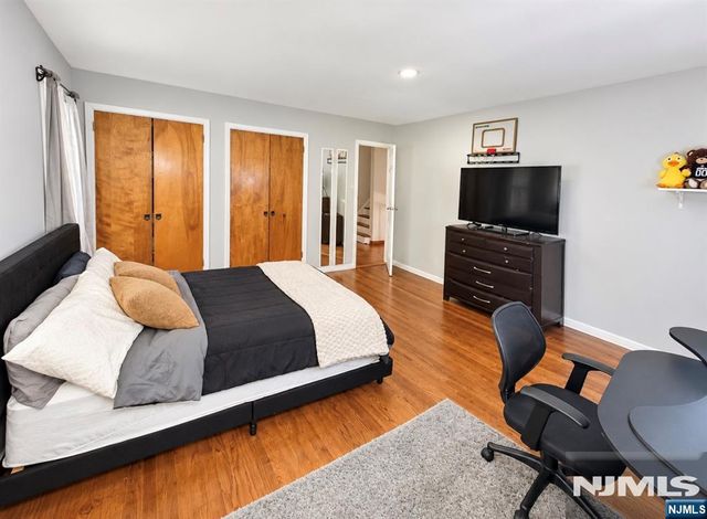 136 Van Buskirk Road, Teaneck, NJ 07666