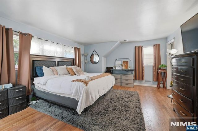 136 Van Buskirk Road, Teaneck, NJ 07666