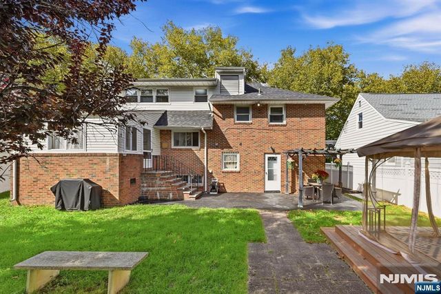 136 Van Buskirk Road, Teaneck, NJ 07666