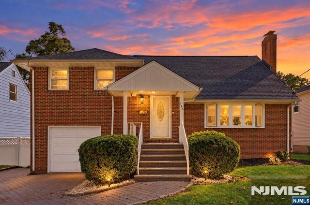136 Van Buskirk Road, Teaneck, NJ 07666