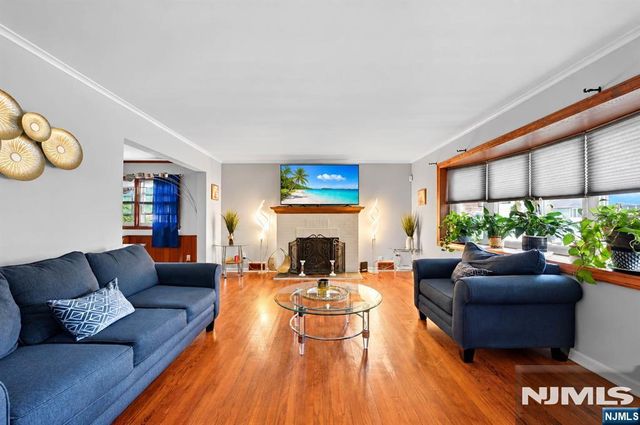 136 Van Buskirk Road, Teaneck, NJ 07666